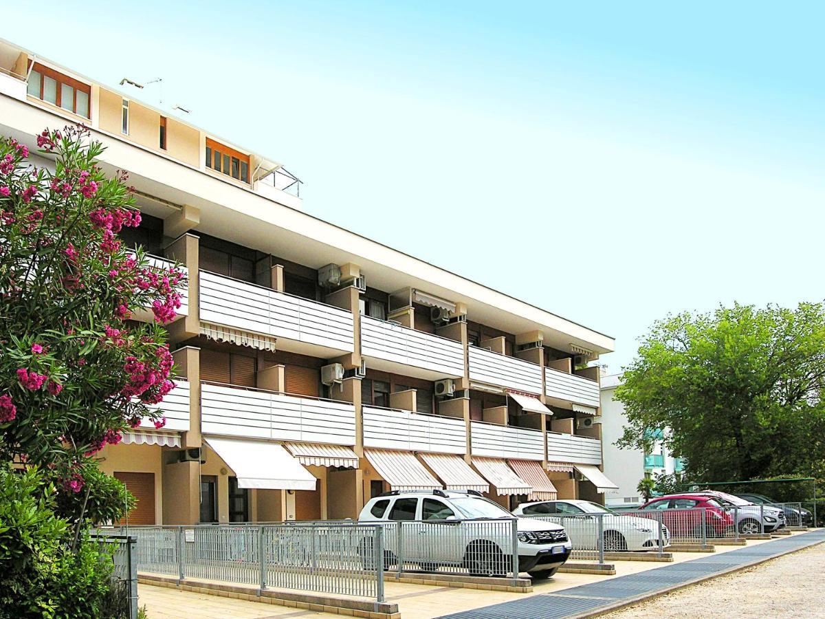 Appartamenti Bristol Бибионе Экстерьер фото